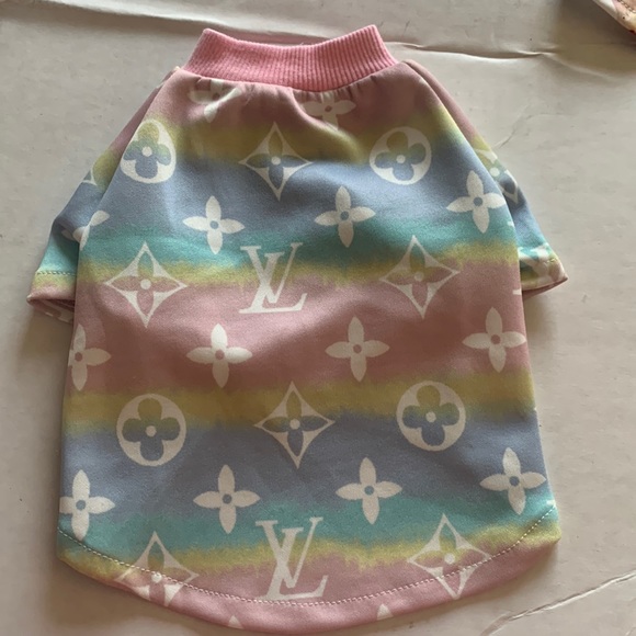 Dog medium shirt famous brand